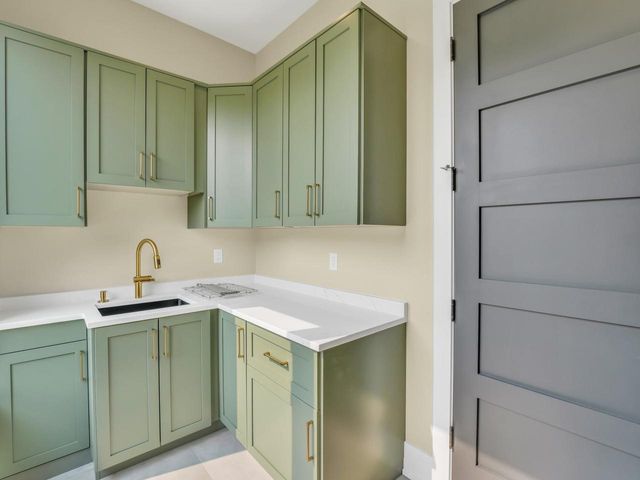 525 Maple STREET, Lake Geneva, WI 53147