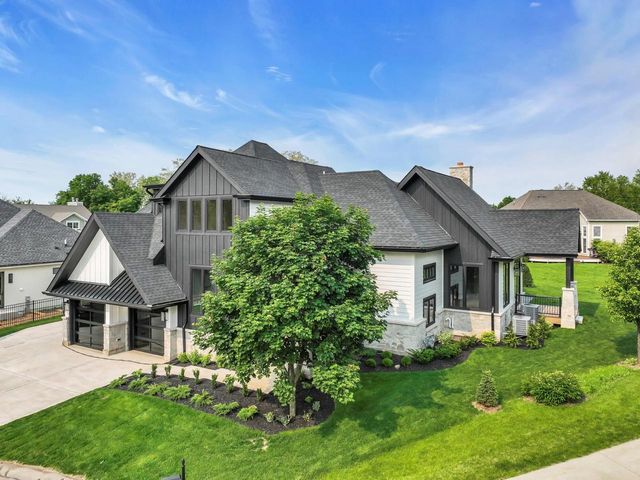 525 Maple STREET, Lake Geneva, WI 53147