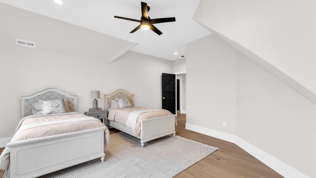 525 Maple STREET, Lake Geneva, WI 53147