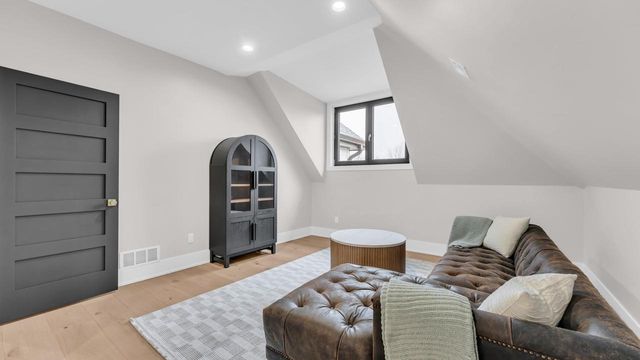 525 Maple STREET, Lake Geneva, WI 53147