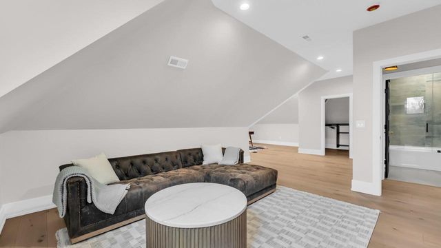 525 Maple STREET, Lake Geneva, WI 53147