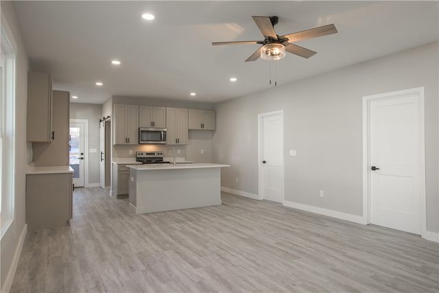 929 E Whitner Street, Anderson, SC 29624