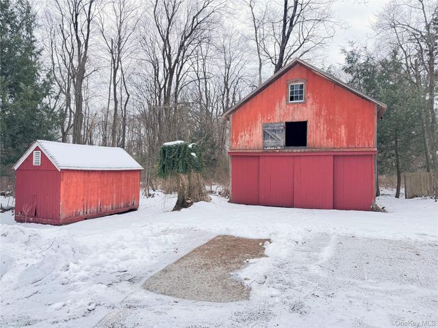 25 Greenwich Road, Bedford, NY 10506