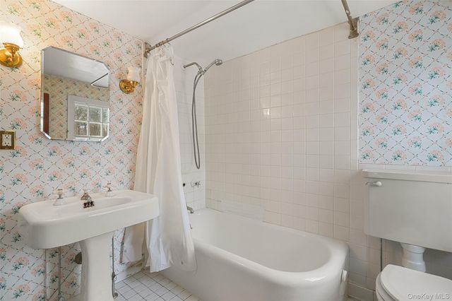 25 Greenwich Road, Bedford, NY 10506