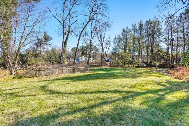 25 Greenwich Road, Bedford, NY 10506