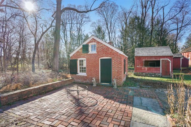 25 Greenwich Road, Bedford, NY 10506