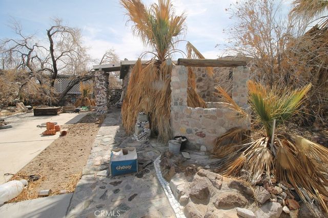 1233 Desert Drive, Needles, CA 92363