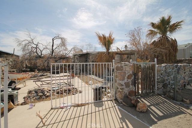 1233 Desert Drive, Needles, CA 92363