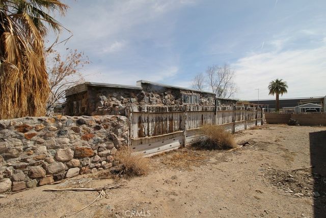 1233 Desert Drive, Needles, CA 92363