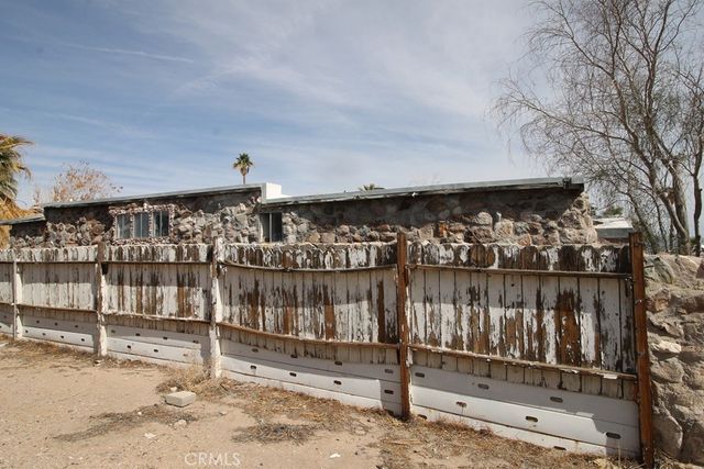 1233 Desert Drive, Needles, CA 92363