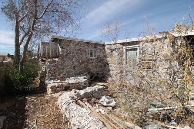 1233 Desert Drive, Needles, CA 92363