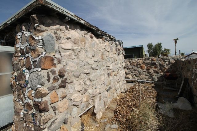 1233 Desert Drive, Needles, CA 92363