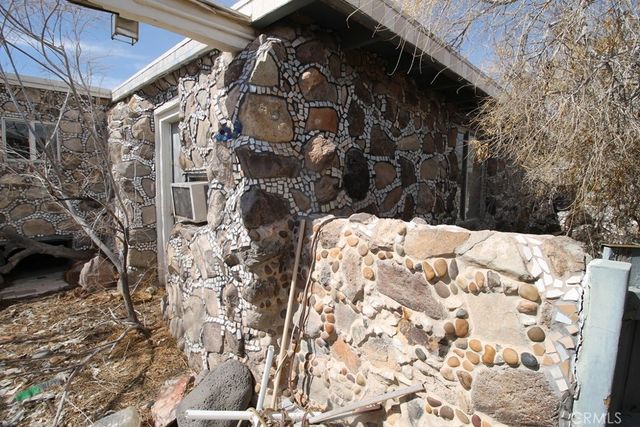 1233 Desert Drive, Needles, CA 92363