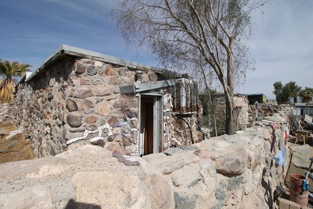 1233 Desert Drive, Needles, CA 92363