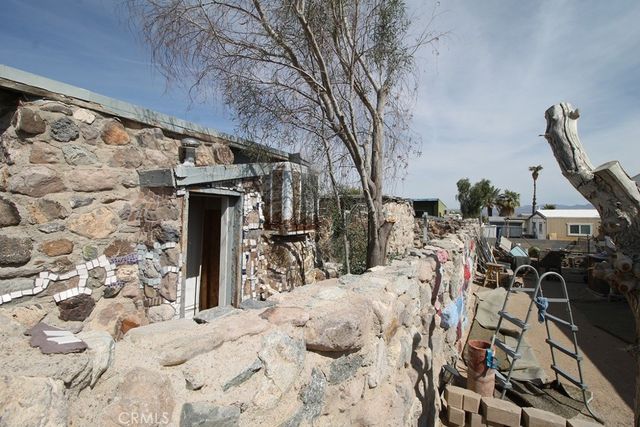 1233 Desert Drive, Needles, CA 92363