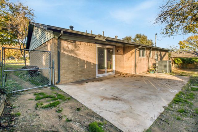 116 Donald Drive, Hurst, TX 76053