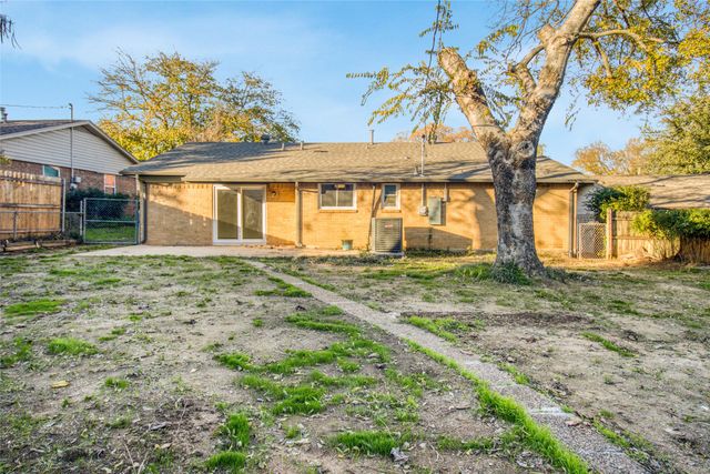 116 Donald Drive, Hurst, TX 76053