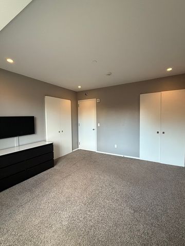 141 Dorchester Ave 307, Boston, MA 02127