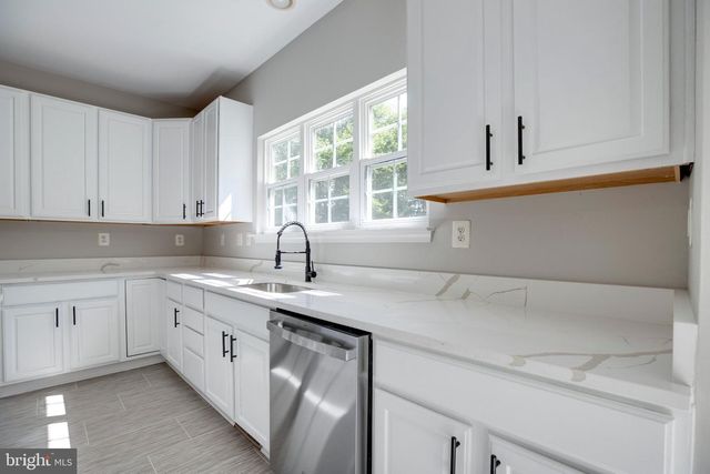 404 S PARROT DR, Fort Washington, MD 20744