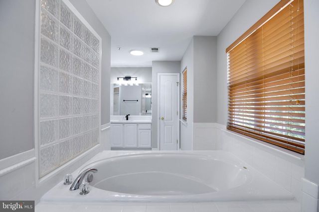 404 S PARROT DR, Fort Washington, MD 20744