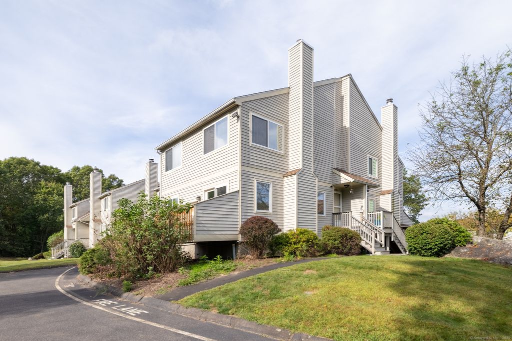 111 Mallane Lane APT 19A, Naugatuck, CT 06770