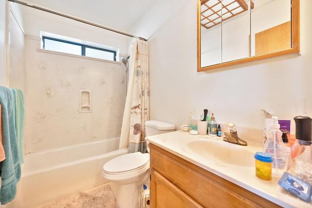 74 Greenbrier Dr, Oroville, CA 95966