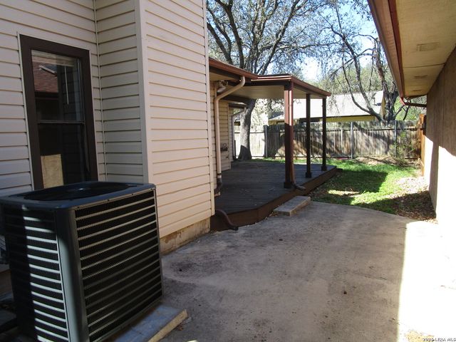 12527 Valle Dezavala, San Antonio, TX 78249