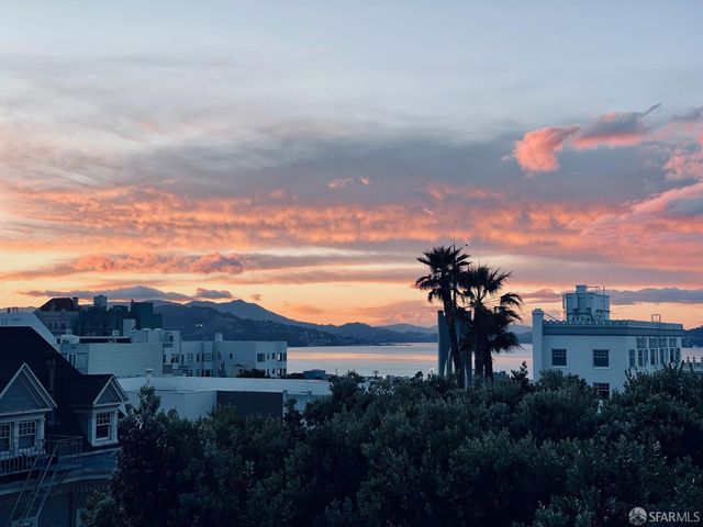 1895 Pacific Avenue 405, San Francisco, CA 94109