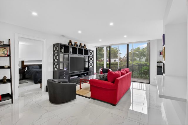 6815 Willow Wood Drive 4012, Boca Raton, FL 33434