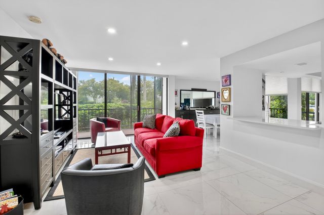 6815 Willow Wood Drive 4012, Boca Raton, FL 33434