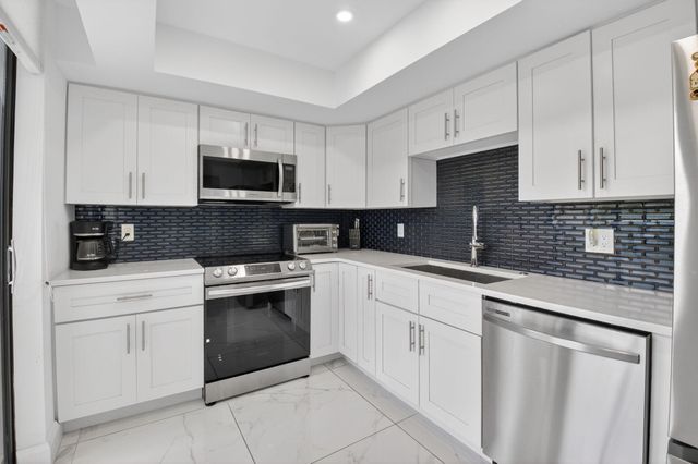 6815 Willow Wood Drive 4012, Boca Raton, FL 33434