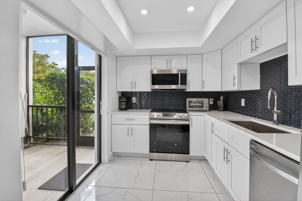 6815 Willow Wood Drive 4012, Boca Raton, FL 33434