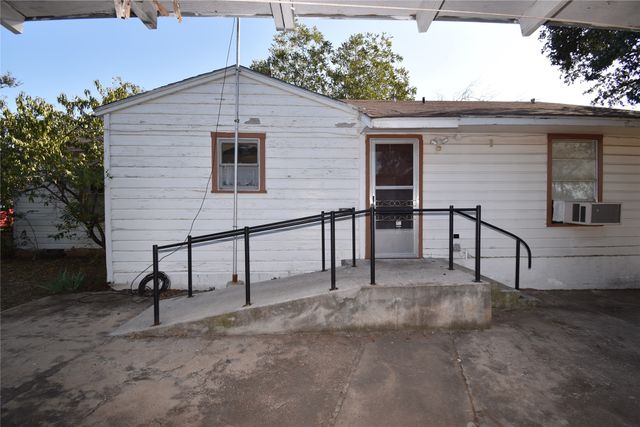 131 Nueva Drive, Brady, TX 76825