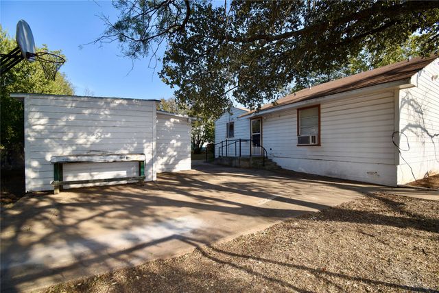 131 Nueva Drive, Brady, TX 76825