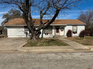 131 Nueva Drive, Brady, TX 76825