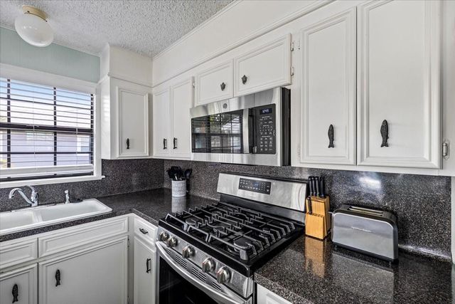 16611 Bahama Way, Jamaica Beach, TX 77554