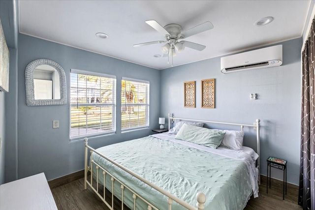 16611 Bahama Way, Jamaica Beach, TX 77554