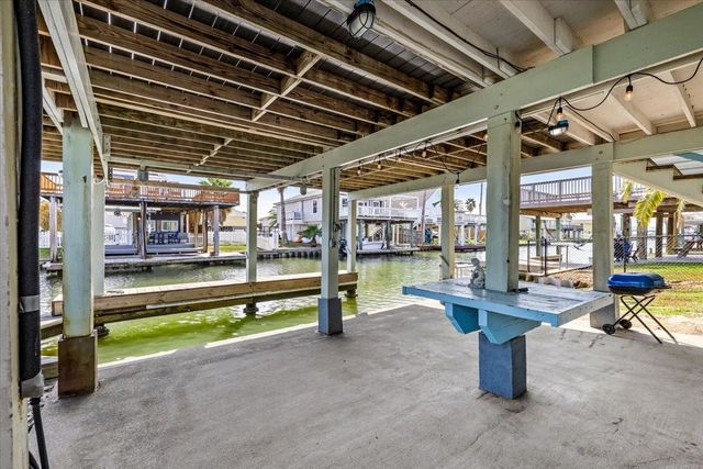 16611 Bahama Way, Jamaica Beach, TX 77554