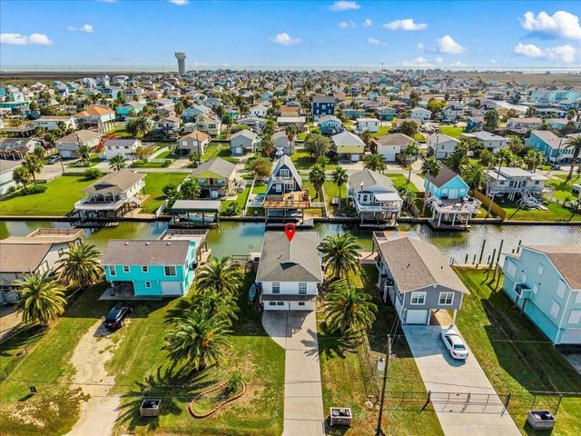 16611 Bahama Way, Jamaica Beach, TX 77554