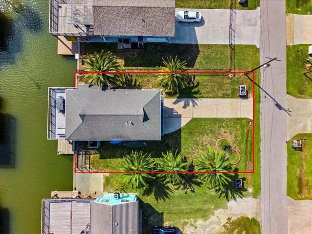 16611 Bahama Way, Jamaica Beach, TX 77554