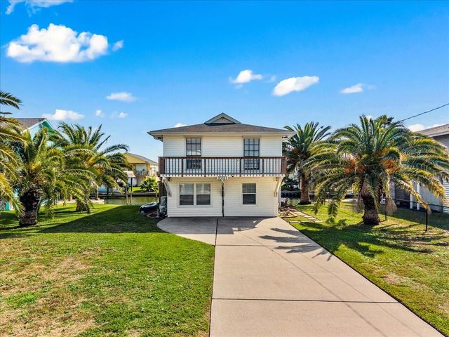16611 Bahama Way, Jamaica Beach, TX 77554