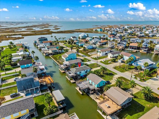 16611 Bahama Way, Jamaica Beach, TX 77554