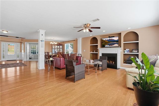3430 Park Glenn Lane, Snellville, GA 30078