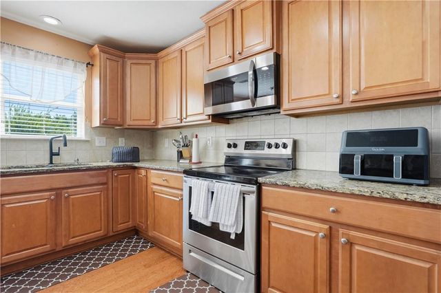3430 Park Glenn Lane, Snellville, GA 30078