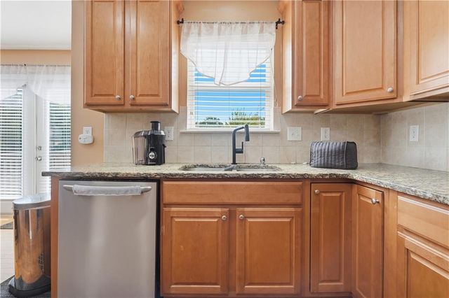 3430 Park Glenn Lane, Snellville, GA 30078