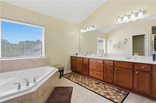 3430 Park Glenn Lane, Snellville, GA 30078