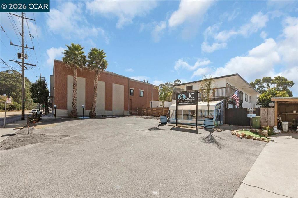 Image 10 of property listing at 1230 Del Monte Ave, Monterey, CA 93940