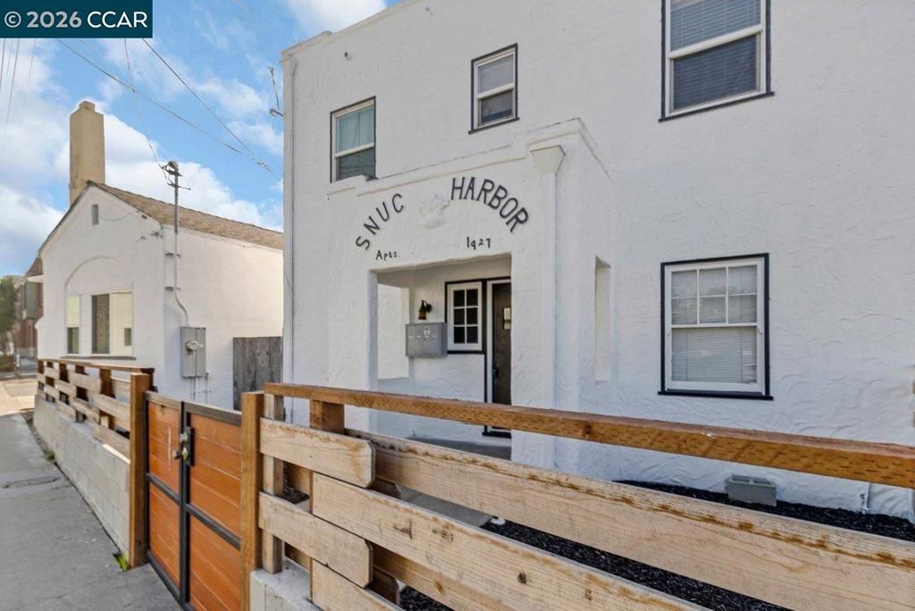 Image 3 of property listing at 1230 Del Monte Ave, Monterey, CA 93940