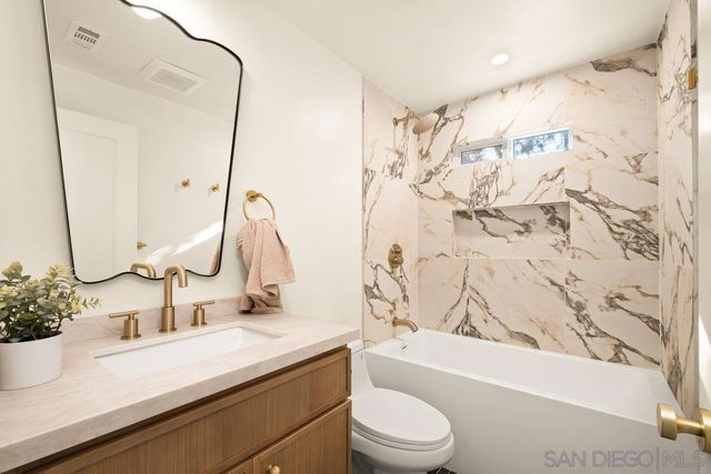 526 Saxony, Encinitas, CA 92024