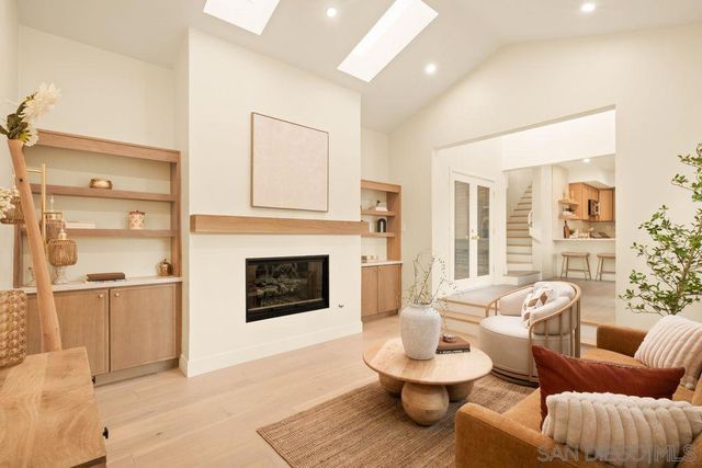 526 Saxony, Encinitas, CA 92024